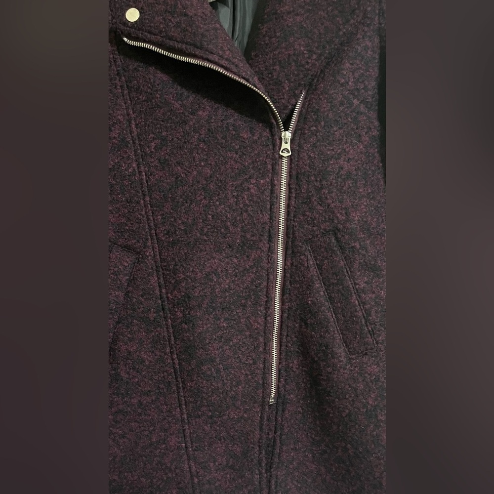 NWT H&M Divided Women's Wool Blend Black and Burgundy Zip Up Coat Jacket 2 - Picture 3 of 6